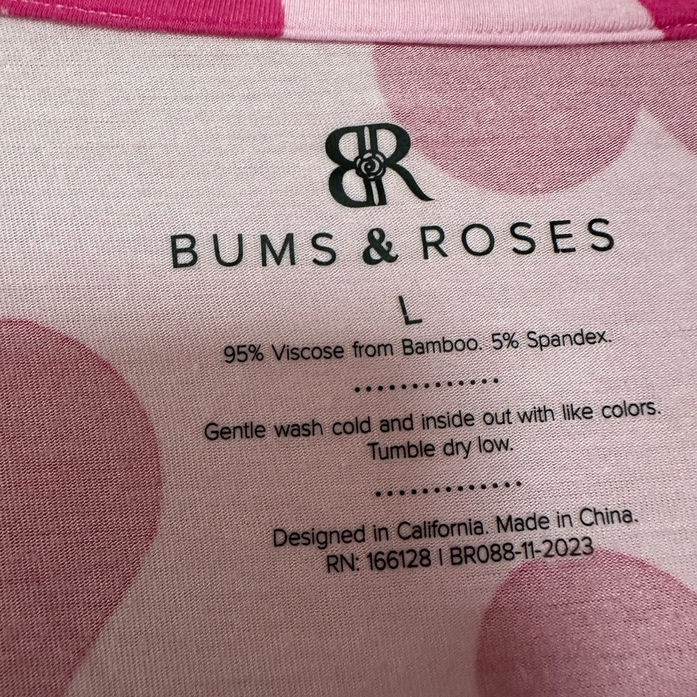 Bums & Roses Women’s Pajama Collar shirt and shorts set - Picture 4 of 5